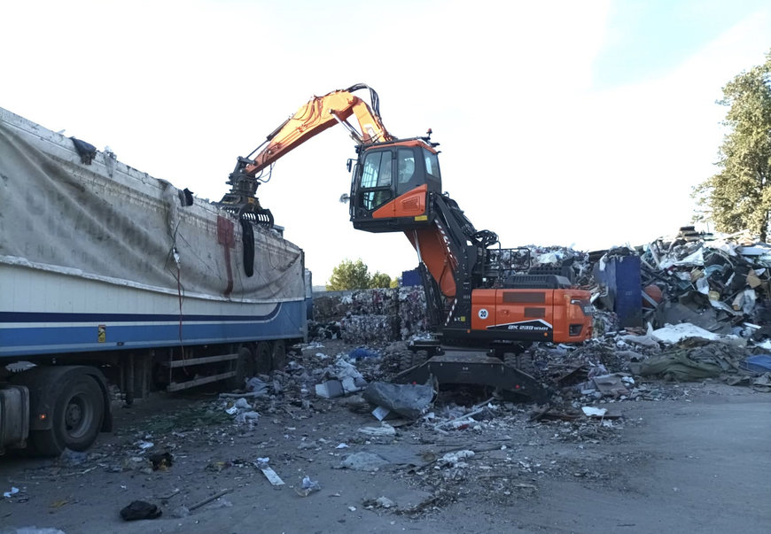 Pizzorno Environnement Equips Sorting Centre in Le Muy with New Develon DX230WMH-7 Material Handler 
